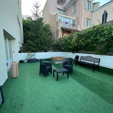 Et Terrasse Pres De Paris Suresnes